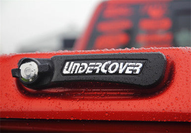 UnderCover 16-20 Toyota Tacoma 5ft Elite LX Bed Cover - Charcoal (Req Factory Deck Rails) - UC4138L-1G3
