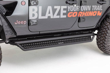 Go Rhino 17-20 Ford F-250/F-350 SD Dominator Extreme D1 SideSteps Complete Kit w/SideStep + Brkts - D14177T