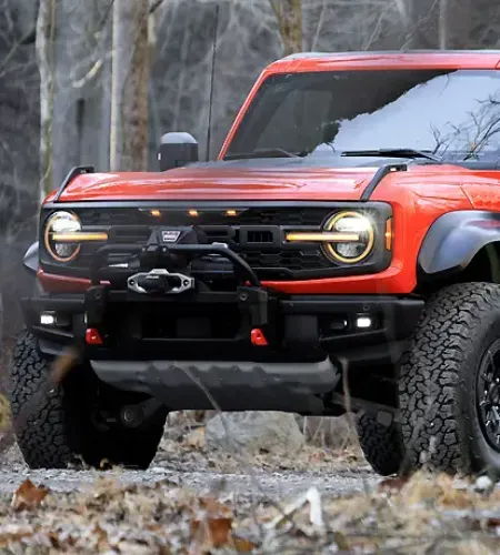 Ford’s Off-Road Sibling Rivalry - Bronco Versus Bronco Raptor: Which One is Right for You?
