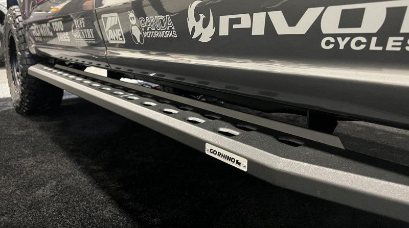 Go Rhino 15-22 Ford F-150 (17-22 Raptor) SC RB20 Slim Running Boards Kit (w/Brackets) - Tex. Blk - 69415587SPC - Installed