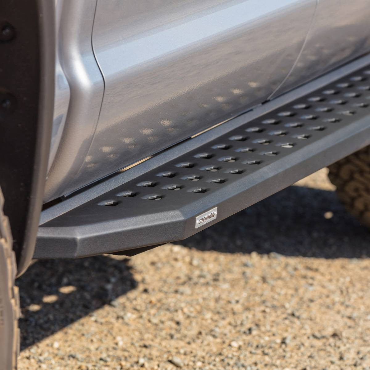 Go Rhino 20-20 Jeep Gladiator JT RB20 Complete Kit w/RB20 + Brkts - 69451687PC - Installed detail