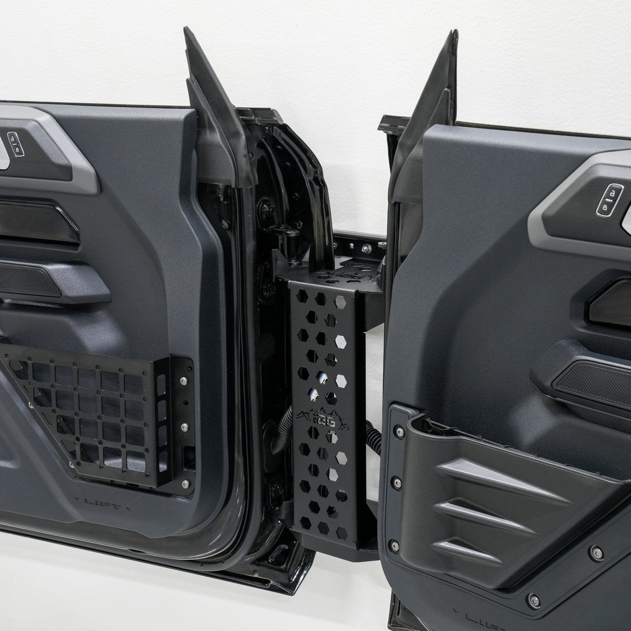 IAG EZ-Guide Door Storage System 21+ Bronco 2/4DR - Wall Mount