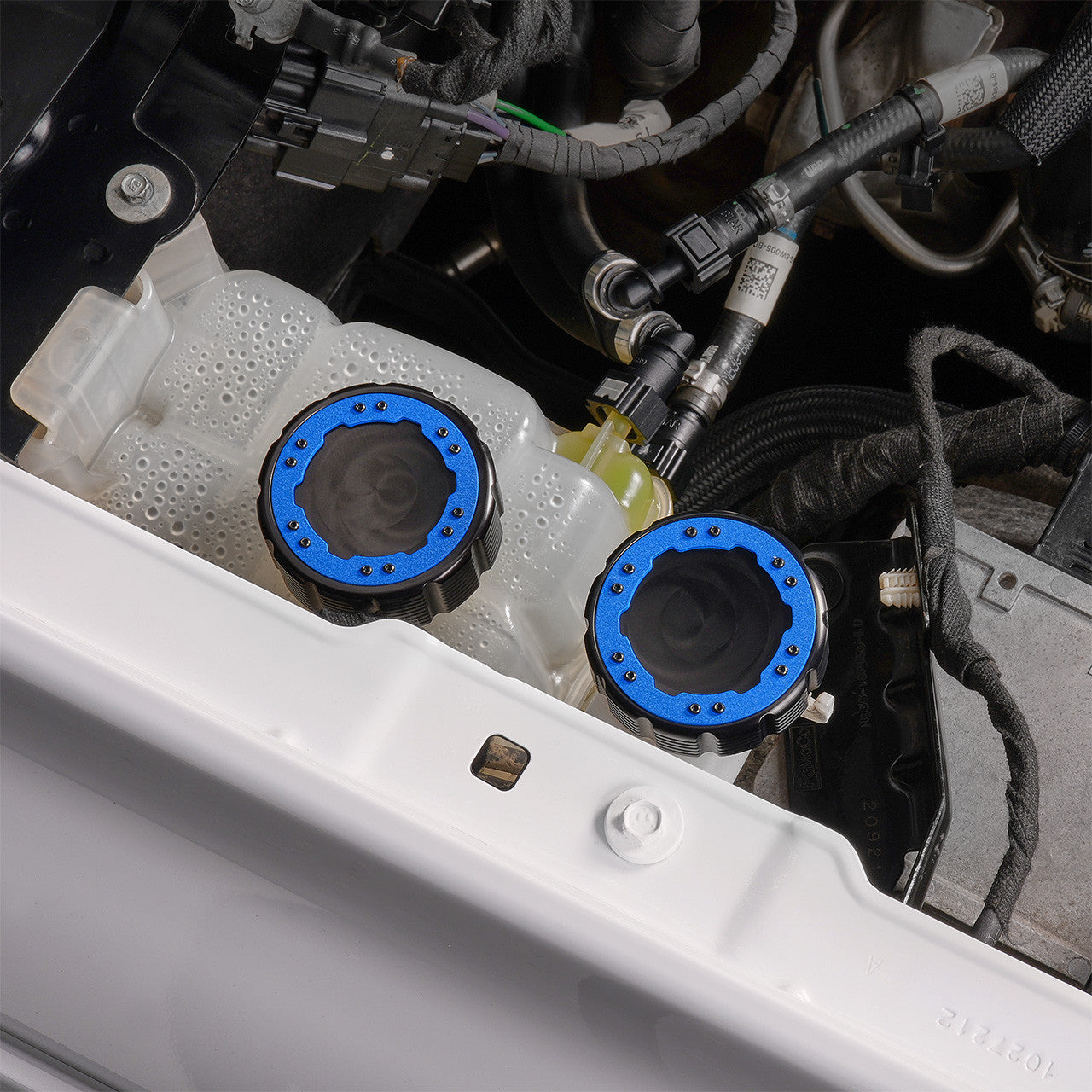 IAG Off-Road Beadlock Washer Fluid Cap For 2021+ Ford Bronco, 24+ Ranger - Blue Installed without Emblems