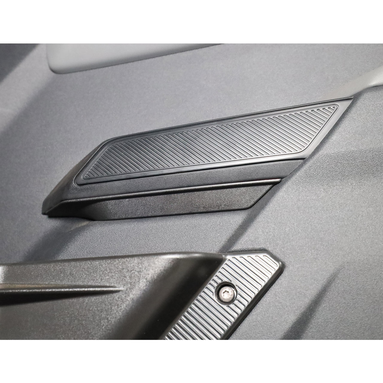 IAG I-Line Front Door Handle Insert - Pair for 2021+ Ford Bronco - Installed 1