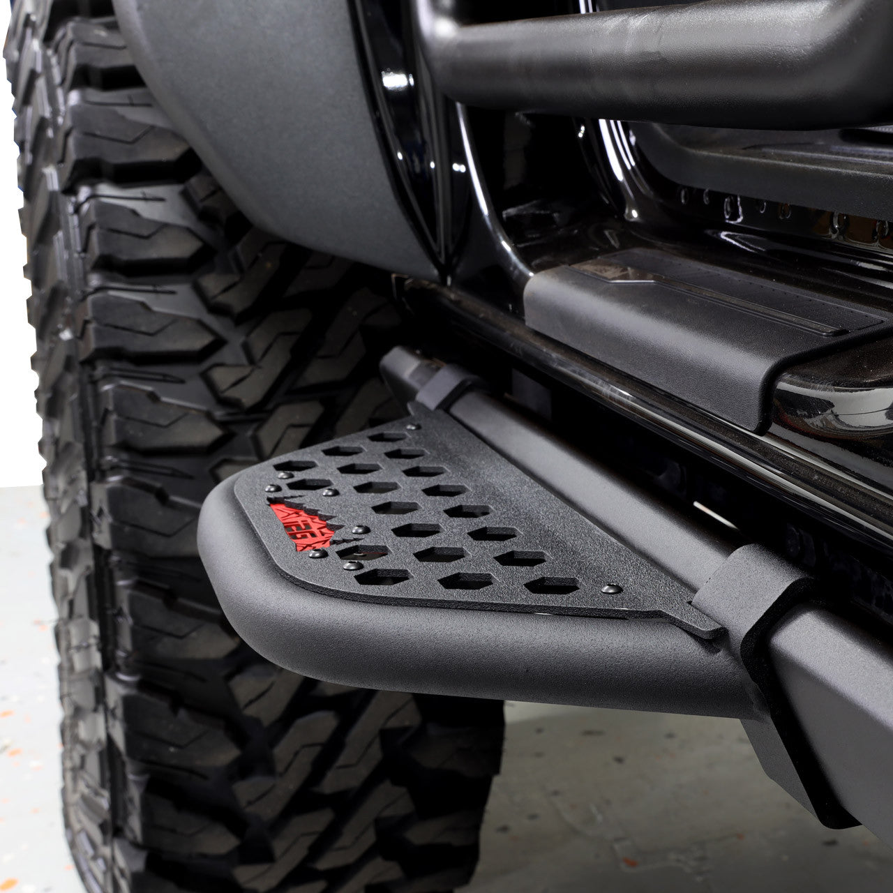 IAG V1 EZ-Step® Add-on for 2021+ Ford Bronco 4 Door - Installed Image 1