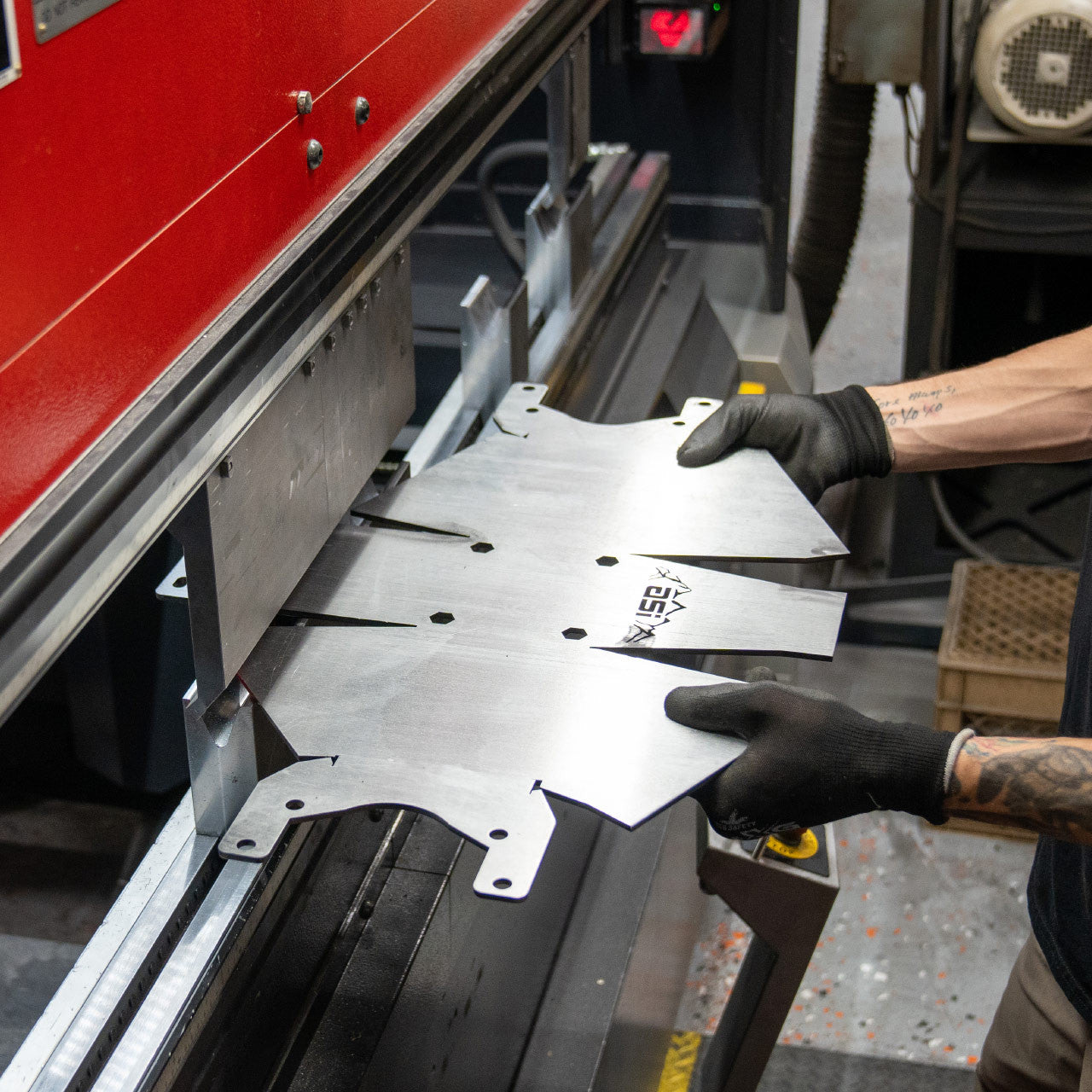IAG Rock Shield™ Rear Differential Skid Plate for 2021+ Ford Bronco - Fabrication