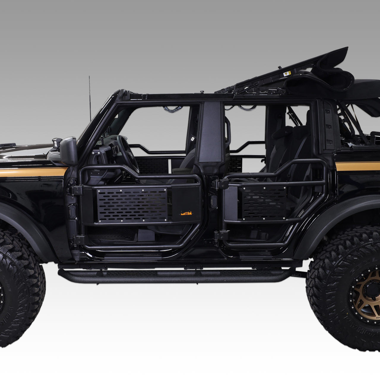 IAG I-Line Full Length Tube Step For Use Without Factory Rock Rails 2021+ Ford Bronco - Installed