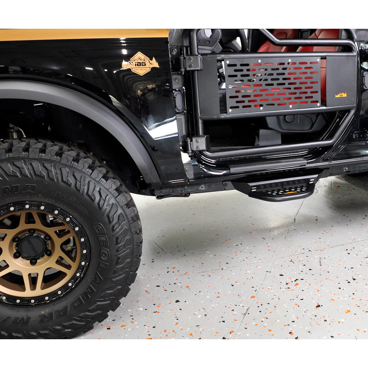 IAG I-Line Small Side Steps 2 pcs For Use Without Factory Rock Rails for 2021+ Ford Bronco - Installed 1
