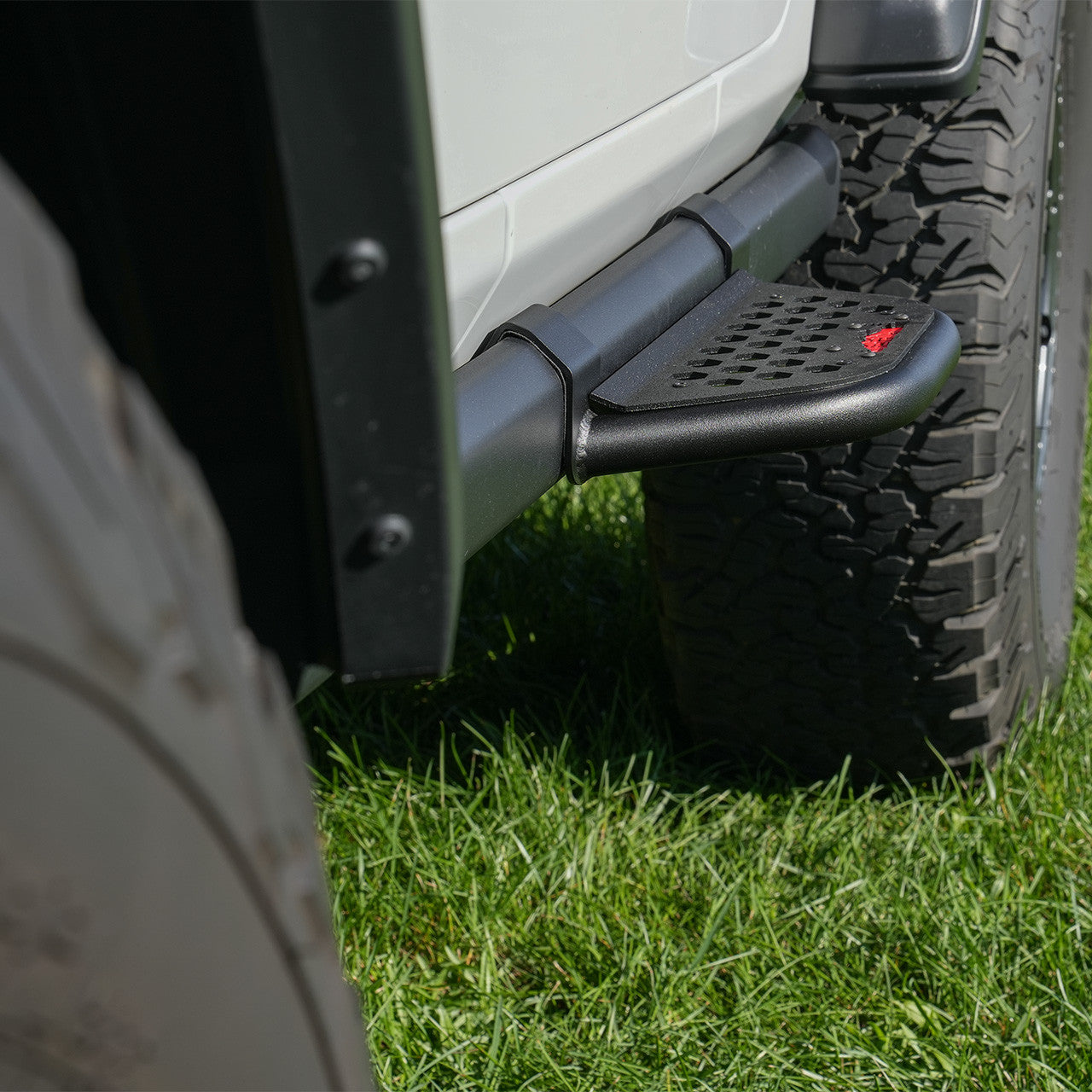 IAG EZ-Step® Add-on (1 Pair) for 2018+ Jeep Wrangler 4 Door / 2020+ Gladiator - Installed 8