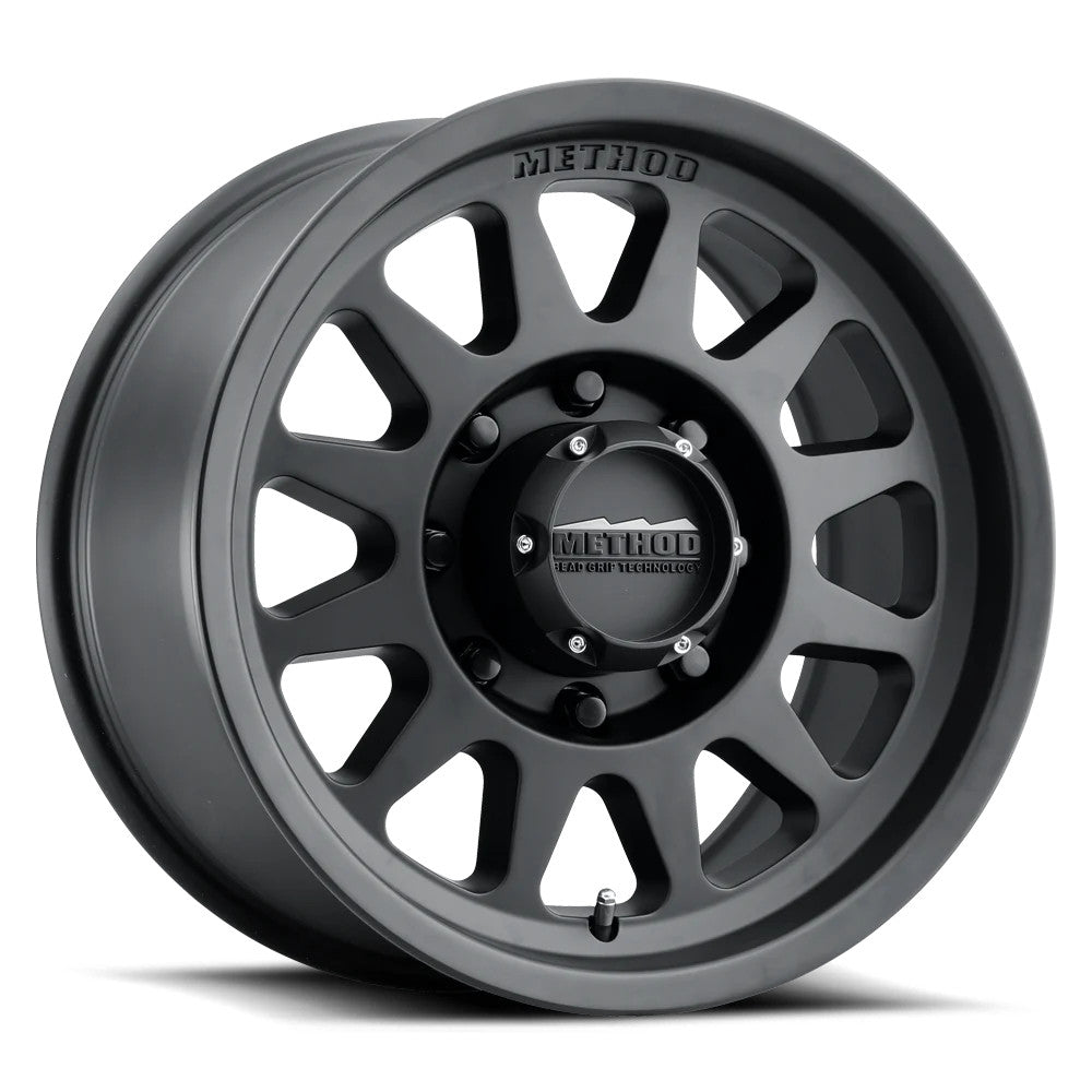 Method MR704 HD 17x9 18mm Offset 8x6.5 130.81mm CB Matte Black Wheel