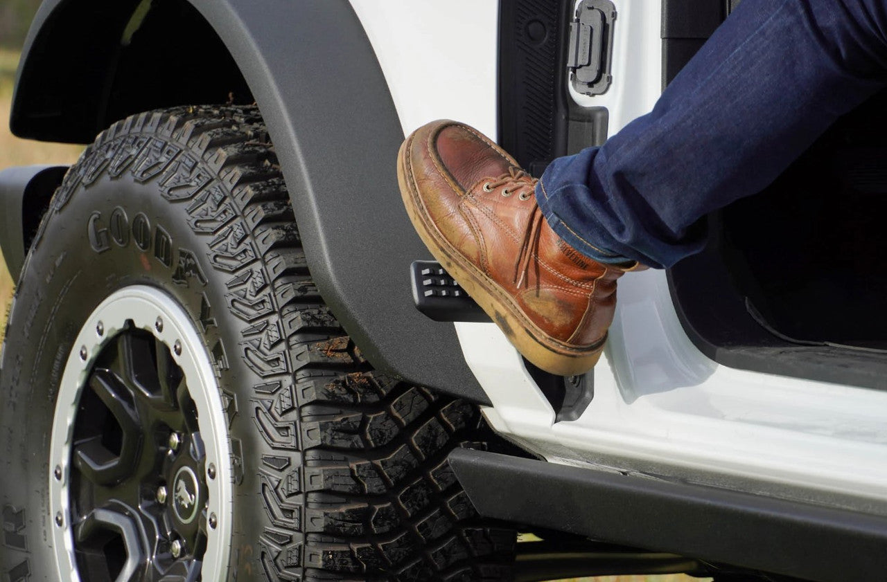 DV8 Offroad Foot Peg For 2021+ Ford Bronco - Pair - Black - Lifestyle
