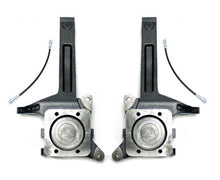 MaxTrac 07-18 Toyota Tundra 2WD 3.5in Front Lift Spindles w/Extended DOT Compliant Brake Lines - 706735