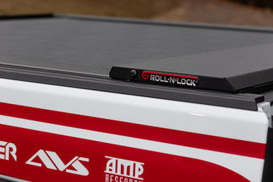 Roll-N-Lock 2020 Jeep Gladiator 5ft bed (w/ Trail Rail System) M-Series Retractable Tonneau Cover - LG495M