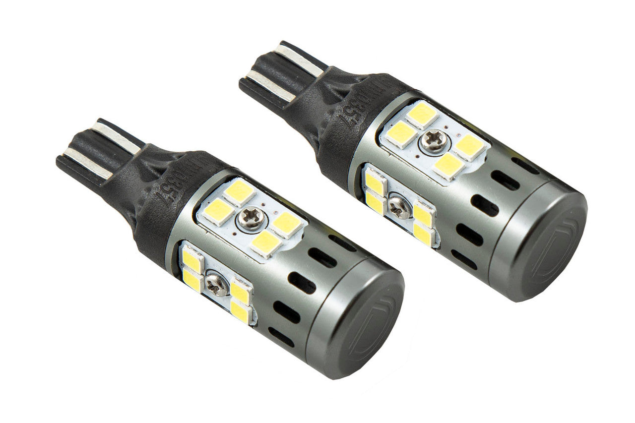 dd0394p_921_xpr_white_pair_1.jpg